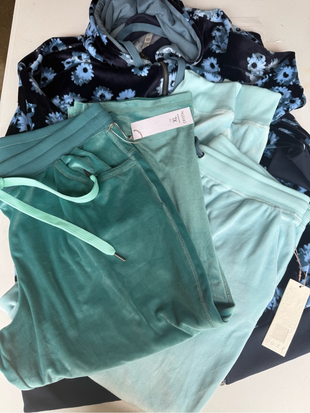 Lularoe Women’s Teal Velour Hoodie & 2 pr pants pants are a XL top is a 1X